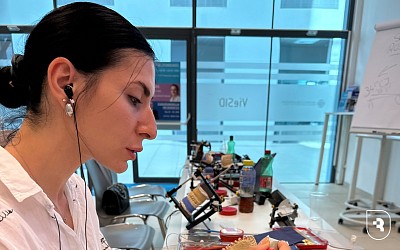An employee of a dental clinic is undergoing an internship in Austria